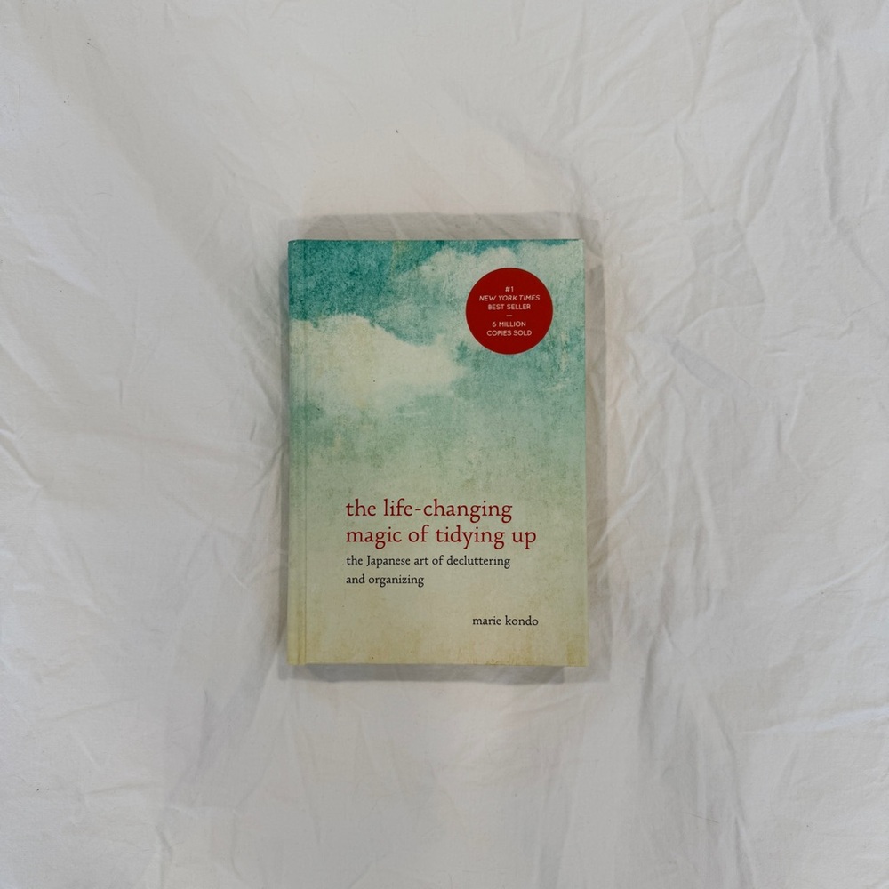 The life changing magic of tidying up by Marie Kondo